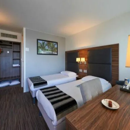 Готель Kyriad Bordeaux - Aeroport Мериньяк