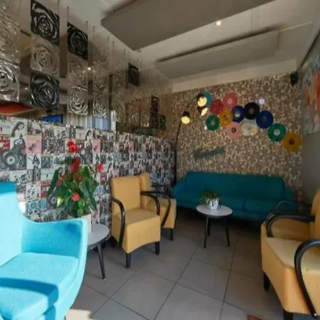 Kyriad Bordeaux - Aeroport Ξενοδοχείο