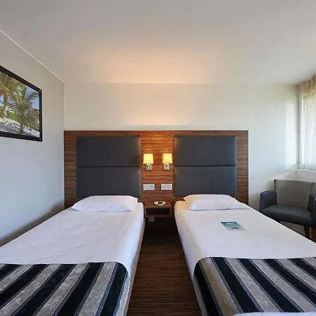 Kyriad Bordeaux - Aeroport Hotel