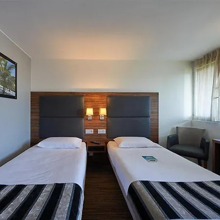 Hotel Kyriad Bordeaux - Aeroport