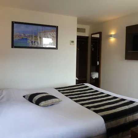 Kyriad Bordeaux - Aéroport Hotel Mérignac