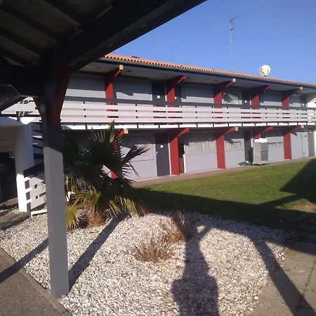 Готель Kyriad Bordeaux - Aeroport 3*