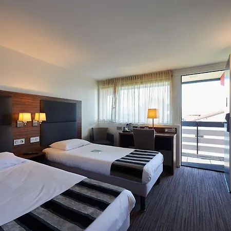 Готель Kyriad Bordeaux - Aeroport