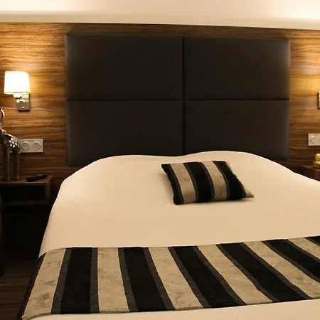 Kyriad Bordeaux - Aeroport Готель