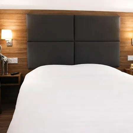 Kyriad Bordeaux - Aeroport 3* Mérignac