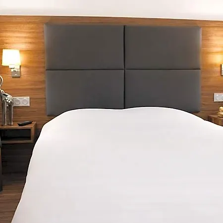 Hotel Kyriad Bordeaux - Aéroport 3*
