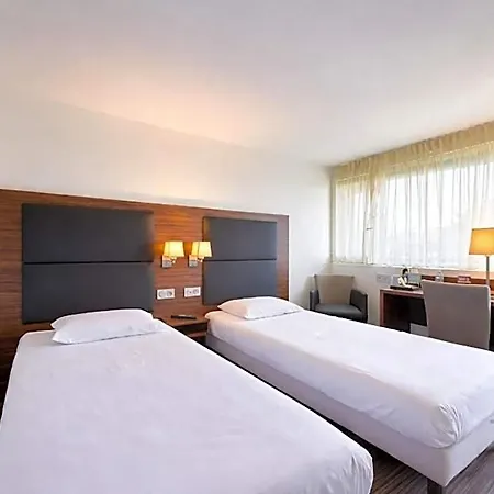 Kyriad Bordeaux - Aéroport Hotel Mérignac