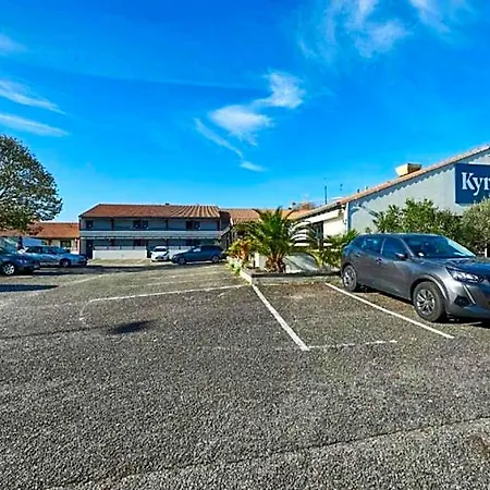 Kyriad Bordeaux - Aéroport Mérignac