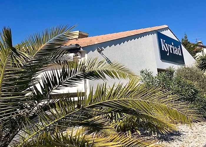 Kyriad Bordeaux - Aeroport Hotel Mérignac