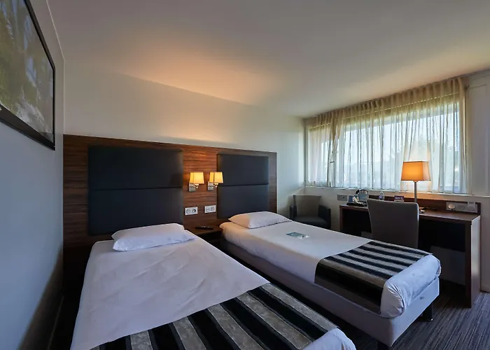 Hotel Kyriad Bordeaux - Aeroport 3*