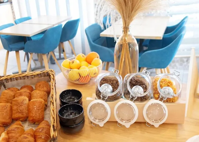 Kyriad Bordeaux - Aeroport Hotel Mérignac