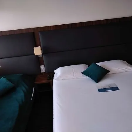 波尔多西部梅里尼亚机场基里亚德酒店 3*