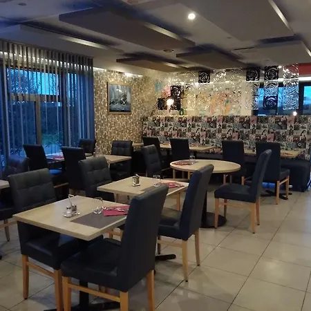 波尔多西部梅里尼亚机场基里亚德酒店 酒店