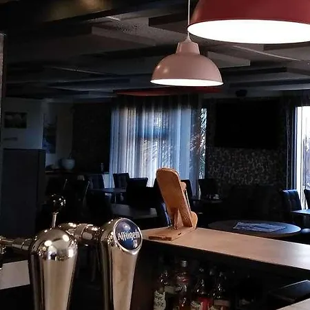 波尔多西部梅里尼亚机场基里亚德酒店 酒店